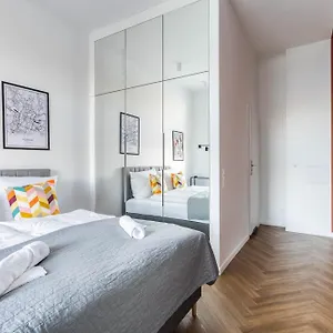 Nowoczesne I Stylowe Studia Very Berry W Poznaniu By Renters Apartament Poznań