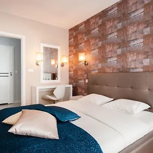 4* Aparthotel Exclusive